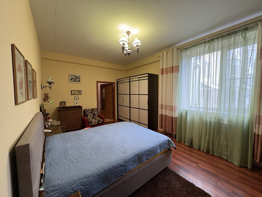 Продам двухкомнатную (2-комн.) квартиру, Ивана Франко ул, 22, Иркутск г
