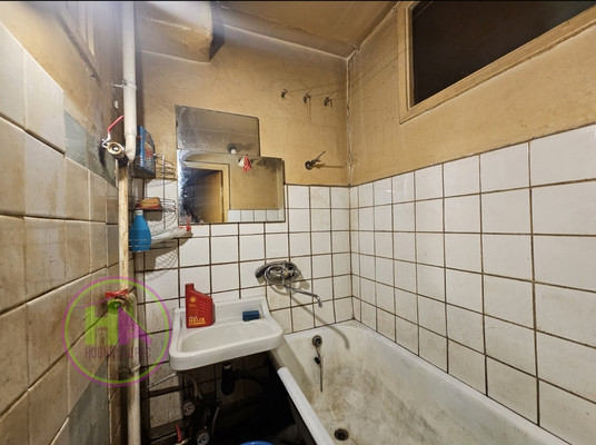 Продам двухкомнатную (2-комн.) квартиру, Волжский б-р, 18к2, Москва г