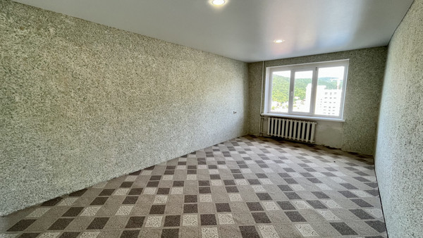 Продам трехкомнатную (3-комн.) квартиру, 3-й мкр, 1, Ольгинка с