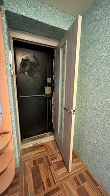 Продам трехкомнатную (3-комн.) квартиру, 3-й мкр, 1, Ольгинка с