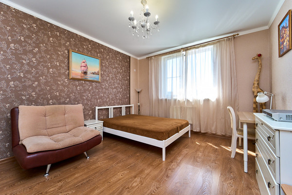 Продам двухкомнатную (2-комн.) квартиру, Домбайская ул, 101к1, Краснодар г