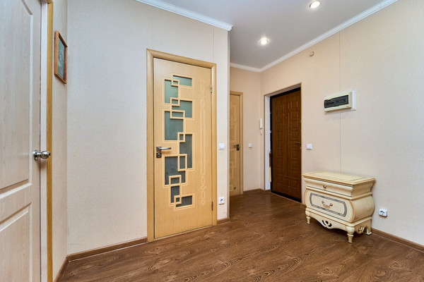 Продам двухкомнатную (2-комн.) квартиру, Домбайская ул, 101к1, Краснодар г