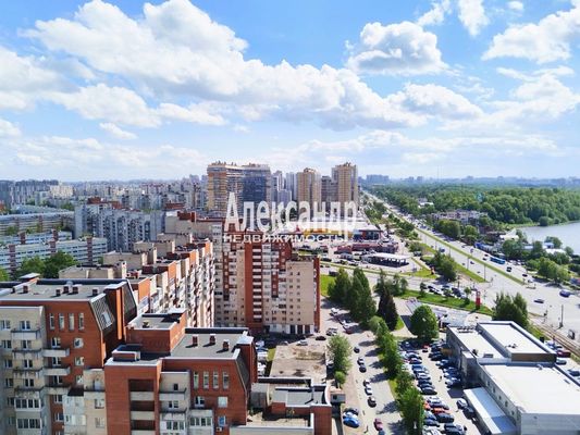 Продам трехкомнатную (3-комн.) квартиру, Выборгское ш, 27к3, Санкт-Петербург г