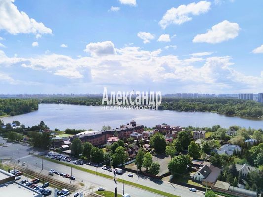 Продам трехкомнатную (3-комн.) квартиру, Выборгское ш, 27к3, Санкт-Петербург г