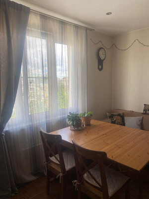 Продам трехкомнатную (3-комн.) квартиру, Гусарская ул, 6к13, Пушкин г