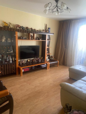 Продам трехкомнатную (3-комн.) квартиру, Гусарская ул, 6к13, Пушкин г
