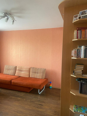 Продам трехкомнатную (3-комн.) квартиру, Гусарская ул, 6к13, Пушкин г