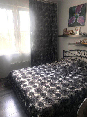 Продам трехкомнатную (3-комн.) квартиру, Гусарская ул, 6к13, Пушкин г