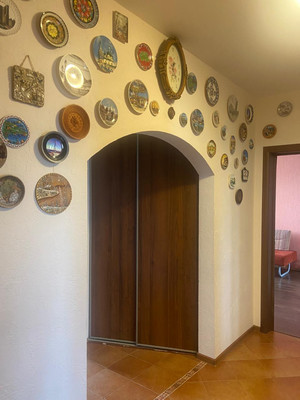Продам трехкомнатную (3-комн.) квартиру, Гусарская ул, 6к13, Пушкин г