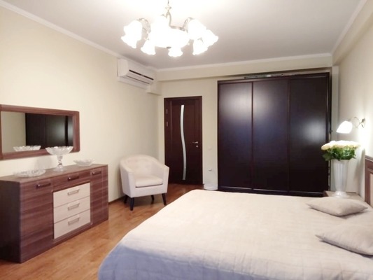 Продам трехкомнатную (3-комн.) квартиру, Коммунальная ул, 41Б, Раздольное с