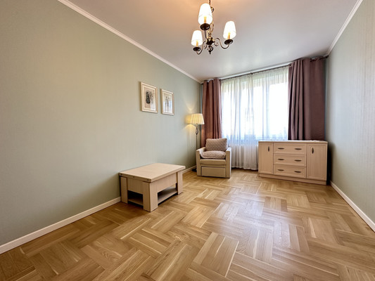 Продам однокомнатную (1-комн.) квартиру, Дмитровская ул, 18, Базарово д
