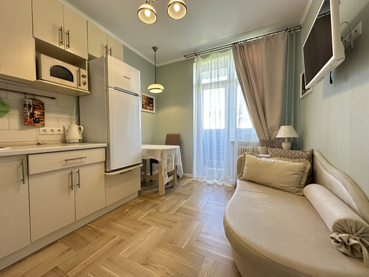 Продам однокомнатную (1-комн.) квартиру, Дмитровская ул, 18, Базарово д