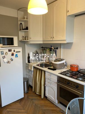Продам трехкомнатную (3-комн.) квартиру, Энергетиков пр-кт, 48, Санкт-Петербург г