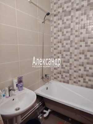 Продам однокомнатную (1-комн.) квартиру, Тихвинская (Сертолово-2 мкр.) ул, 12к4, Сертолово г
