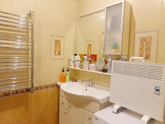 Продам двухкомнатную (2-комн.) квартиру, Королева пл, 23, Ростов-на-Дону г