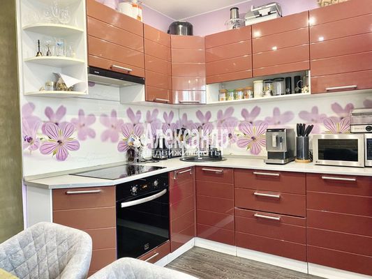 Продам однокомнатную (1-комн.) квартиру, Воронцовский б-р, 5к2, Бугры п