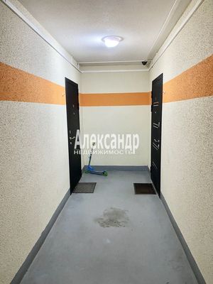Продам однокомнатную (1-комн.) квартиру, Воронцовский б-р, 5к2, Бугры п