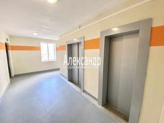 Продам однокомнатную (1-комн.) квартиру, Воронцовский б-р, 5к2, Бугры п