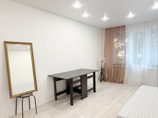 Продам двухкомнатную (2-комн.) квартиру, Рихарда Зорге ул, 4, Казань г