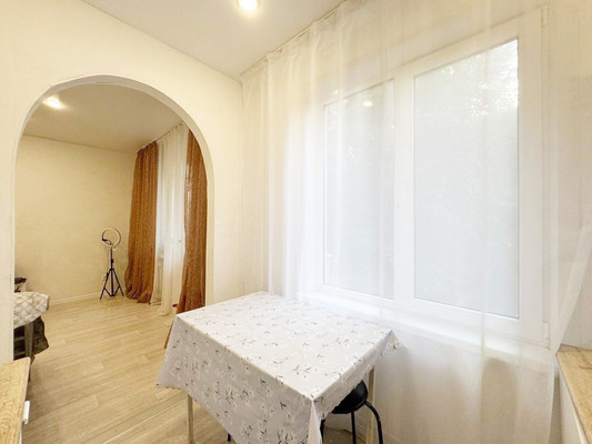 Продам двухкомнатную (2-комн.) квартиру, Рихарда Зорге ул, 4, Казань г