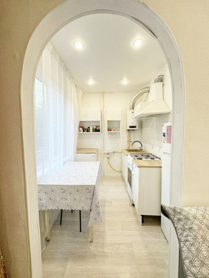 Продам двухкомнатную (2-комн.) квартиру, Рихарда Зорге ул, 4, Казань г