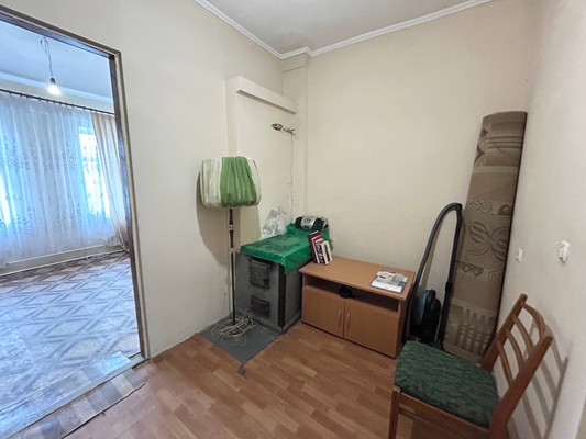 Продам двухкомнатную (2-комн.) квартиру, Ялтинская ул, 9, Лозовое с