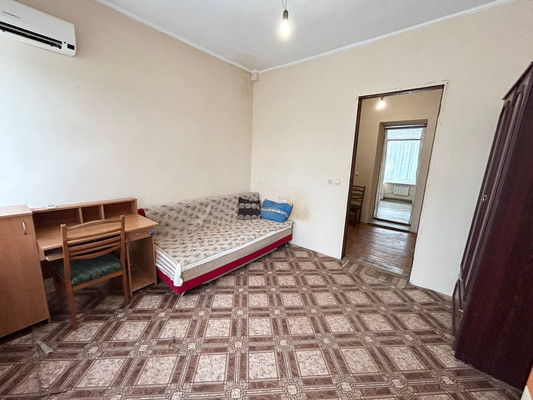 Продам двухкомнатную (2-комн.) квартиру, Ялтинская ул, 9, Лозовое с