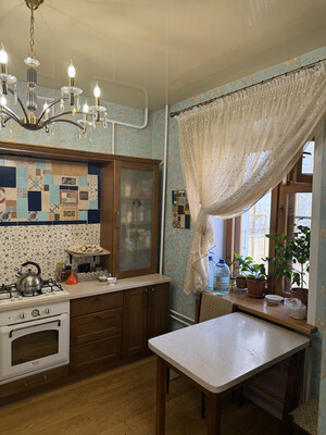 Продам трехкомнатную (3-комн.) квартиру, Герцена ул, 9, Киров г