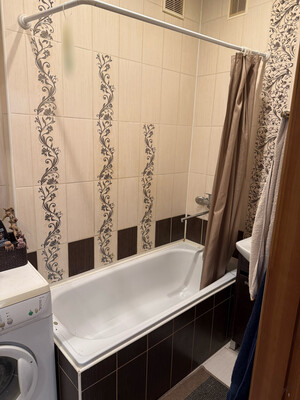 Продам трехкомнатную (3-комн.) квартиру, Герцена ул, 9, Киров г