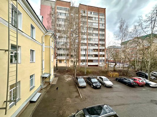 Продам многокомнатную квартиру, Мопра ул, 48, Киров г