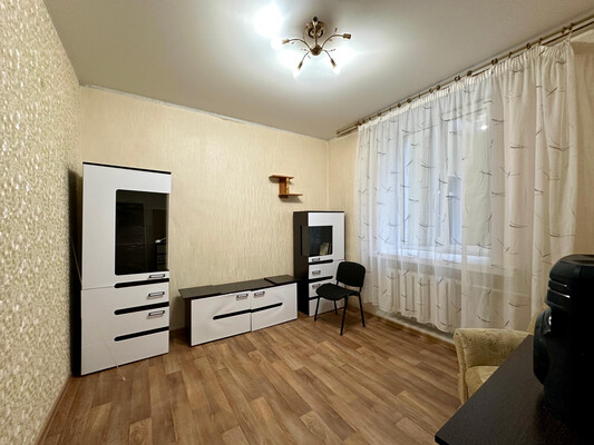 Продам многокомнатную квартиру, Мопра ул, 48, Киров г