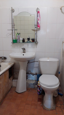 Продам двухкомнатную (2-комн.) квартиру, Гагарина ул, 34, Симферополь г