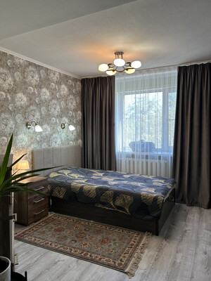 Продам трехкомнатную (3-комн.) квартиру, Московская ул, 83, Киров г