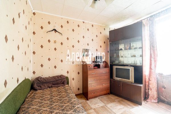 Продам трехкомнатную (3-комн.) квартиру, Дыбенко ул, 23к3, Санкт-Петербург г