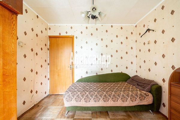 Продам трехкомнатную (3-комн.) квартиру, Дыбенко ул, 23к3, Санкт-Петербург г
