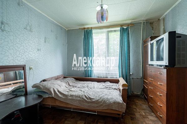 Продам трехкомнатную (3-комн.) квартиру, Дыбенко ул, 23к3, Санкт-Петербург г
