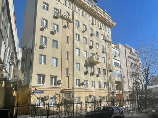Продам трехкомнатную (3-комн.) квартиру, Козихинский Б. пер, 12, Москва г