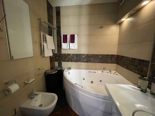 Продам трехкомнатную (3-комн.) квартиру, Козихинский Б. пер, 12, Москва г