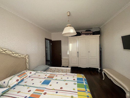 Продам двухкомнатную (2-комн.) квартиру, Большая Очаковская ул, 3, Москва г
