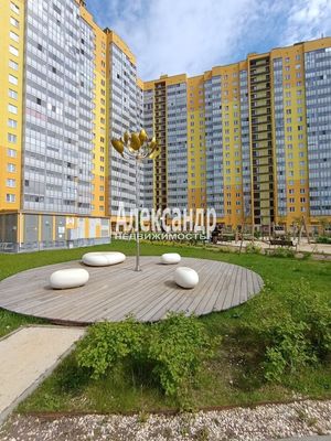 Продам двухкомнатную (2-комн.) квартиру, Ручьевский пр-кт, 3к1, Мурино п