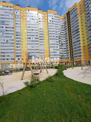 Продам двухкомнатную (2-комн.) квартиру, Ручьевский пр-кт, 3к1, Мурино п