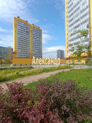 Продам двухкомнатную (2-комн.) квартиру, Ручьевский пр-кт, 3к1, Мурино п
