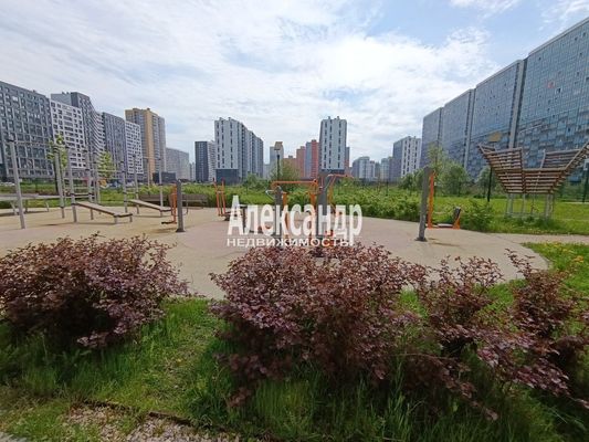 Продам двухкомнатную (2-комн.) квартиру, Ручьевский пр-кт, 3к1, Мурино п