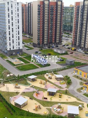 Продам двухкомнатную (2-комн.) квартиру, Ручьевский пр-кт, 3к1, Мурино п