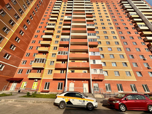 Продам трехкомнатную (3-комн.) квартиру, им Владимира Махалина мкр, 39, Дмитров г