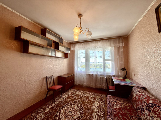Продам трехкомнатную (3-комн.) квартиру, Героев Сталинграда ул, 35, Симферополь г