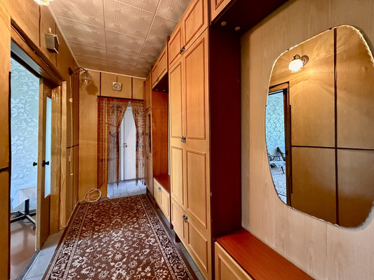 Продам трехкомнатную (3-комн.) квартиру, Героев Сталинграда ул, 35, Симферополь г