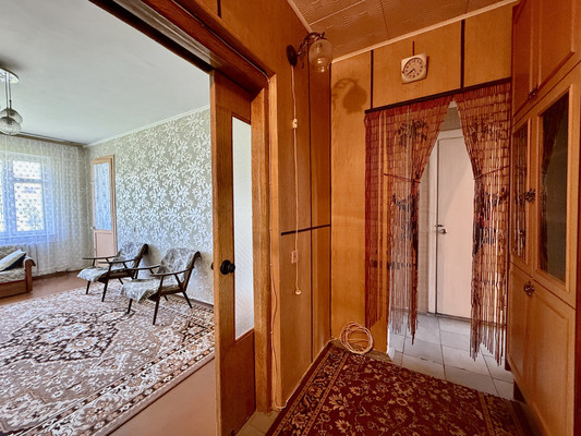 Продам трехкомнатную (3-комн.) квартиру, Героев Сталинграда ул, 35, Симферополь г