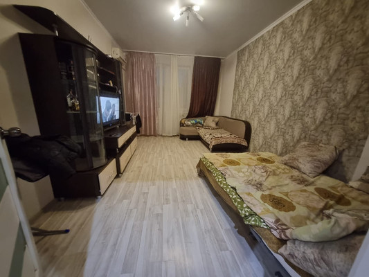 Продам однокомнатную (1-комн.) квартиру, Гидростроителей ул, 67, Краснодар г