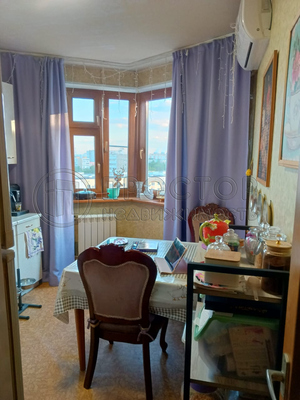 Продам двухкомнатную (2-комн.) квартиру, Бирюлёвская ул, 1к2, Москва г